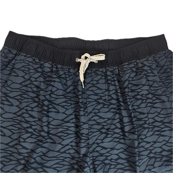 Vuori Shorts Mens Blue Black XXL Lined Athletic Gym Training Performance Workout - Picture 3 of 9